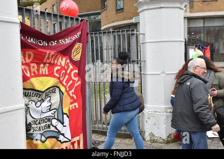 Islington, London, UK. 15. März 2016. Nuss-Mitglieder an Stadt und Islington Sixth Form Colleges Streik Stockfoto