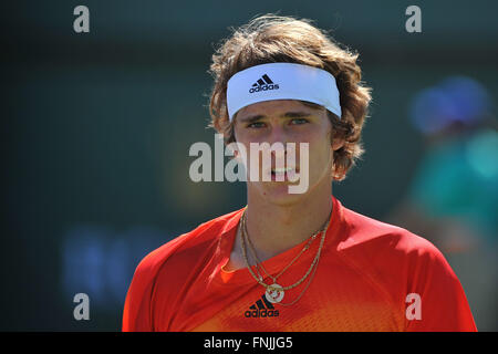 Indische Brunnen, Kalifornien, USA. 15. März 2016. BNP Paribas Open in Indian Wells Tennis Gardens gespielt. Alexander Zverev (Ger) wie er Gilles Simon (Fra) 6-2 und 6-2 schlägt Credit: Action Plus Sport/Alamy Live News Stockfoto