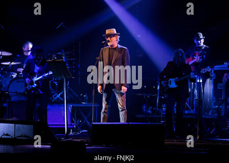 Turin, Italien. 15. März 2016. Italienischen Singer-Songwriter und Musiker Francesco De Gregori tritt im Teatro Coliseum mit einem ausverkauften Konzert von Tour "De Gregori singt Bob Dylan". © Elena Aquila/Pacific Press/Alamy Live-Nachrichten Stockfoto