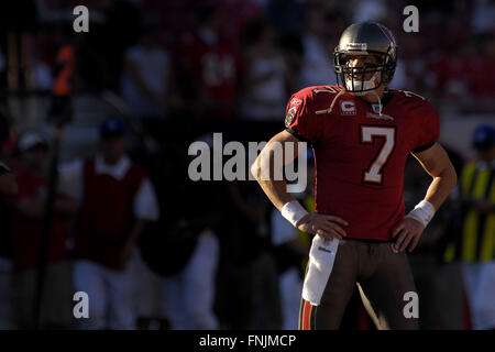 4. November 2007 - Tampa, Florida, Vereinigte Staaten von Amerika - 4. November 2007; Tampa, FL, USA;  Tampa Bay Buccaneers quarterback (7) Jeff Garcia in Aktion während der Bucs 17-10-Sieg über die Arizona Cardinals im Raymond James Stadium. .. ZUMA Press/Scott A. Miller (Kredit-Bild: © Scott A. Miller über ZUMA Draht) Stockfoto