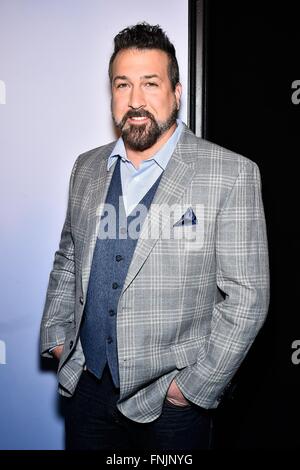 New York, NY, USA. 15. März 2016. Joey Fatone im Ankunftsbereich für AMC Loews Lincoln Sqaure, New York, NY, MY BIG FAT griechischen Hochzeit 2 Premiere 15. März 2016. Bildnachweis: Steven Ferdman/Everett Collection/Alamy Live-Nachrichten Stockfoto