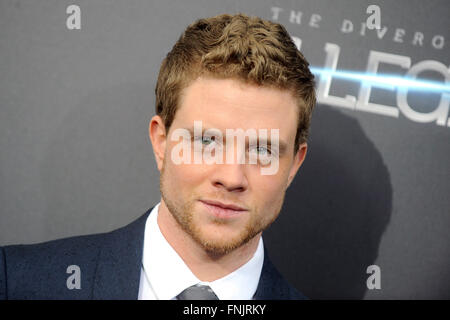 New York City. 14. März 2016. Jonny Weston besucht die 'Allegiant' NewYork-Premiere am AMC Lincoln Square Theater am 14. März 2016 in New York City. © Dpa/Alamy Live-Nachrichten Stockfoto