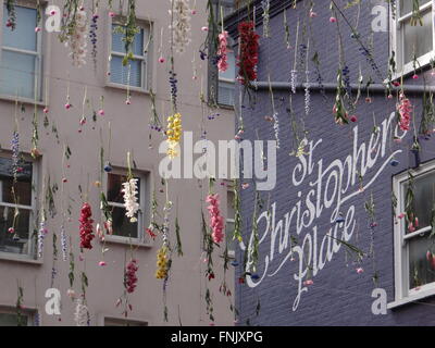 London, UK. 16. März 2016. St Christopher Hotel in London ist mit den Blumen von einem Künstler Rebecca Louise La Credit eingerichtet: Nastja M/Alamy Live News Stockfoto