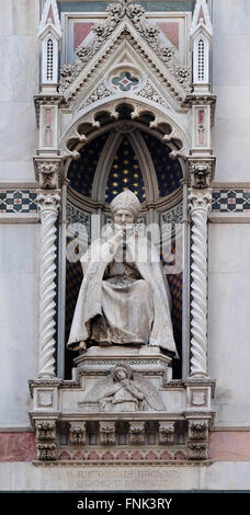 St. Antoninus (Antonio Pierozzi, Erzbischof von Florenz), Portal der Cattedrale di Santa Maria del Fiore, Florenz, Italien Stockfoto