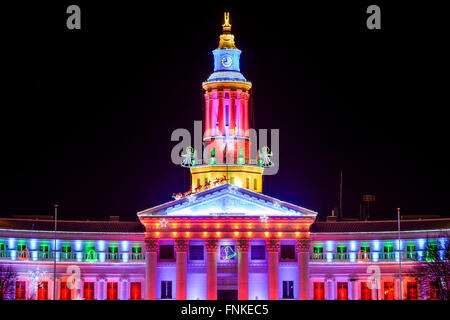 Dezember Nacht Nahaufnahme von Denver City Hall. Stockfoto