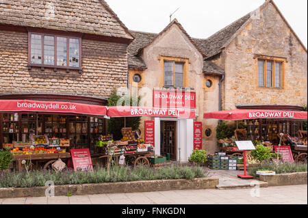 Der Broadway Deli Shop speichern in Broadway, Worcestershire, England, Großbritannien, Uk Stockfoto