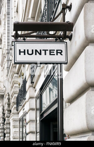 Schild an der Hunter Stiefel Schuhe Shop in der Regent Street, London. Stockfoto