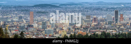 Portland Oregon Stadtbild mit Blick auf das Panorama von Osten Stockfoto