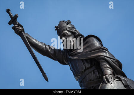 König Alfred der große Skulptur von Designer Hamo Thornycroft in Winchester, Hampshire, UK Stockfoto