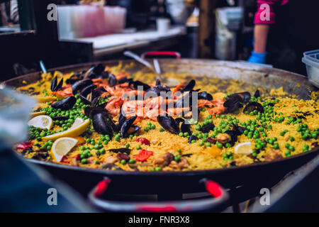 Paella im Borough Market Stockfoto