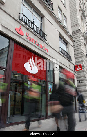 Santander Bank London UK Exterieur des Zweiges. Stockfoto