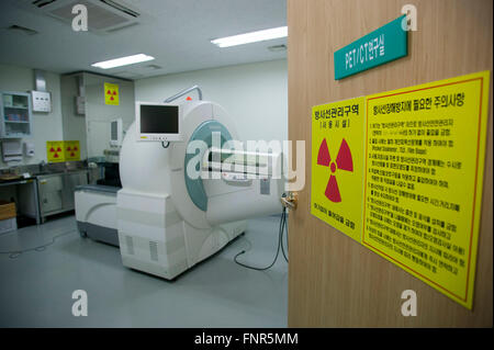 Der Eingang zu einem medizinischen bildgebenden Forschung Raum an der Samsung Medical Center, Seoul. Stockfoto