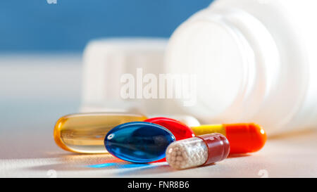 Abstrakte medizinische Hintergründe mit bunten Pillen für Ihr design Stockfoto