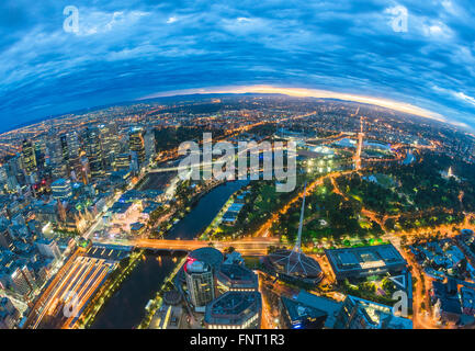 Stadt vor Sonnenaufgang Stockfoto