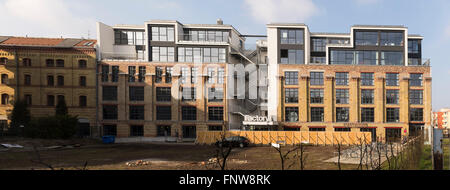 BERLIN, März 15: Alte Gebäude, moderne Architektur in Berlin am 15. März 2016 reformiert. Stockfoto