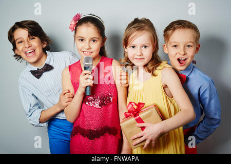 Gruppe von Freunden, die Spaß an der party Stockfoto