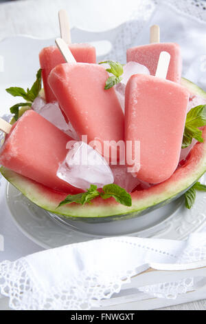 Wassermelone Kalk Eis am Stiel Stockfoto