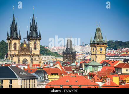 Prag, Czezh Republik. Schönen Sommer Luftbild der Altstadt und Teynkirche Architektur und über Moldau. Stockfoto