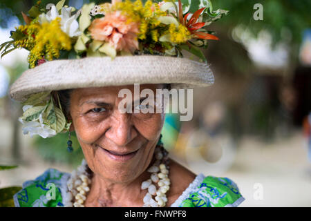 Bildnis einer alten Frau in Huahine, Gesellschaftsinseln, Französisch-Polynesien, Südsee. Stockfoto