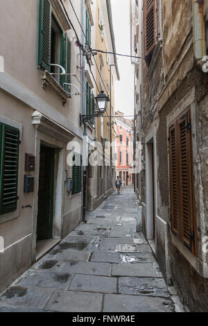 Alte Gasse in Piran, Slowenien Stockfoto