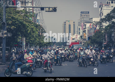 viele Roller-Fahrer, Motorrad Verkehr, Straßen von Saigon, vietnam Stockfoto