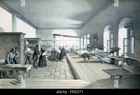 Florence Nightingale in einem von den Stationen des Krankenhauses in Scutari, Türkei (ehemals Ottaman Empire) während des Krimkrieges. Lithographie von E Walker von einer Abbildung von William Simpson, 1856. Stockfoto