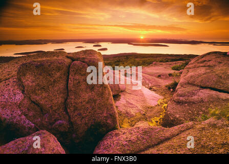 Blick vom Cadillac Mountain bei Sonnenaufgang, Acadia National Park, Maine, USA Stockfoto
