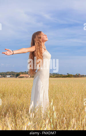 Frau-Freiheit-Frieden-Sommer-Natur Stockfoto