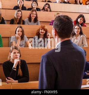 Lehrer, Schüler zu erklären, etwas Stockfoto