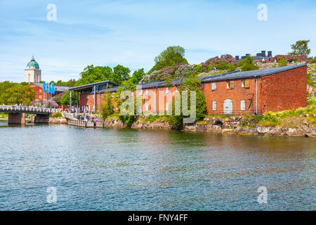 Helsinki, Finnland. Suomenlinna an einem Sommertag. Es ist ein Weltkulturerbe und beliebt bei Touristen und einheimischen Stockfoto