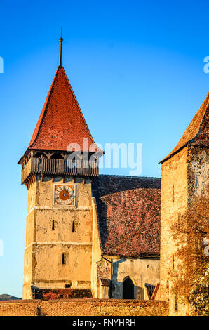 Brateiu, Sibiu, Transylvania. Evangelischen Wehrkirche aus dem XIV. Jahrhundert im Tarnava Tal, Siebenbürger Region in der römischen Stockfoto