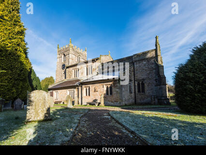 St Johns die Täufer anglikanische Kirche im Winter niedrig Bentham Stockfoto