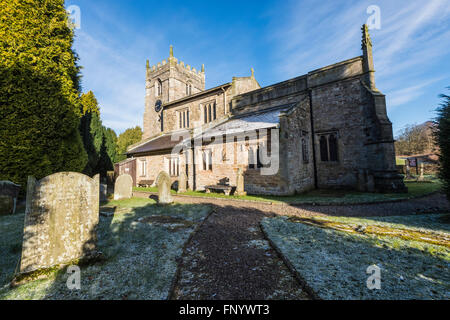 St Johns die Täufer anglikanische Kirche im Winter niedrig Bentham Stockfoto