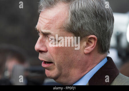 Westminster London, UK. 16. März 2016. Die ukip leader Nigel Farage gibt seine Reaktionen auf die das Medium nach dem Kanzler George Osborne seine 8 Budget ins Unterhaus, die eine Überraschung Zucker Steuergutschrift: Amer ghazzal/alamy live-Nachrichten enthalten Stockfoto