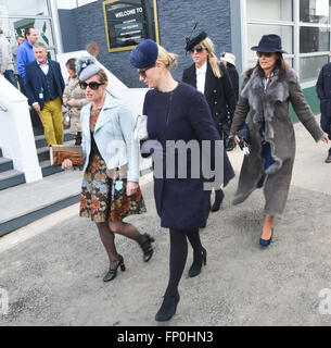 Cheltenham, Gloucestershire, UK. 16. März 2016. Zara Phillips und Mike Tindall kommen in The Festival, Ladies Day, Cheltenham Racecourse, Cheltenham, Gloucestershire.UK Kredit: Jules Annan/Alamy Live News Stockfoto