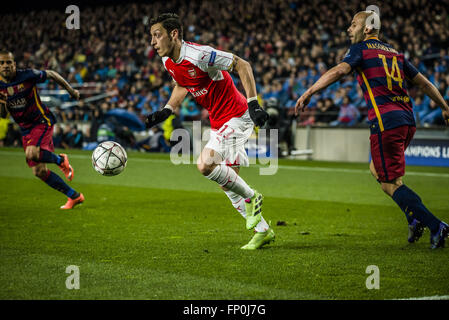 Barcelona, Katalonien, Spanien. 16. März 2016. Arsenal Mittelfeldspieler MESUT Ã – ZIL in Aktion gegen den FC Barcelona in der Champions League letzten sechzehn Rückspiel zwischen dem FC Barcelona und Arsenal FC im Stadion Camp Nou in Barcelona Credit: Matthias Oesterle/ZUMA Draht/Alamy Live News Stockfoto