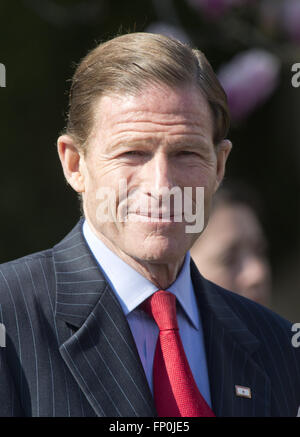 Washington, District Of Columbia, USA. 16. März 2016. US-Senator Richard Blumenthal (Demokrat Connecticut), Mitglied, uns Justizausschuss des Senats, vor der US-Präsident Barack Obama Einführung Richter Merrick Garland, Oberrichter für die US Court Of Appeals für den Distrikt Columbia Circuit als seinen Kandidaten, die späten assoziieren Gerechtigkeit Antonin Scalia auf der U.S. Supreme Court im Rose Garden des weißen Hauses in Washington zu ersetzen , DC auf Mittwoch, 16. März 2016. Bildnachweis: Ron Sachs/CNP Credit: Ron Sachs/CNP/ZUMA Draht/Alamy Live-Nachrichten Stockfoto