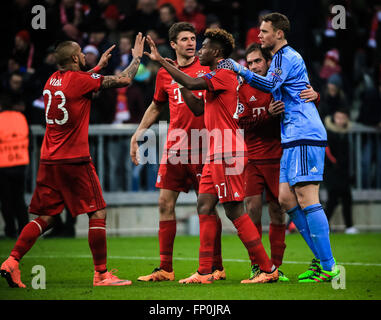 München, Deutschland. 16. März 2016. Bayern Kingsley Coman (C) feiert ein Ziel mit Teamkollegen in der Runde der 16 zweite Bein-Spiel der UEFA Champions League zwischen Bayern München und Juventus Turin in München, Deutschland, am 16. März 2016. Bayern München gewann das Spiel mit 4: 2 und avancierte zum Viertelfinale mit einem 6: 4-Gesamtsieg. © Philippe Ruiz/Xinhua/Alamy Live-Nachrichten Stockfoto