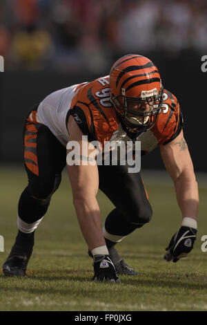 Cleveland, Ohio, USA. 26. November 2006. Cincinnati Bengals Lineman (90)-Justin Smith während seines Teams gegen die Cleveland Browns in Cleveland Browns Stadium Spiel am 26. November 2006 in Cleveland, Ohio. ZUMA Press/Scott A. Miller © Scott A. Miller/ZUMA Draht/Alamy Live-Nachrichten Stockfoto