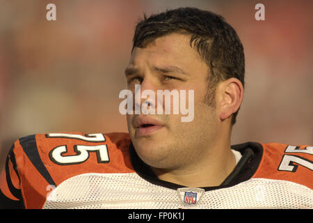 Cleveland, Ohio, USA. 26. November 2006. Cincinnati Bengals Lineman (75)-Scott Kooistra während seines Teams gegen die Cleveland Browns in Cleveland Browns Stadium Spiel am 26. November 2006 in Cleveland, Ohio. ZUMA Press/Scott A. Miller © Scott A. Miller/ZUMA Draht/Alamy Live-Nachrichten Stockfoto