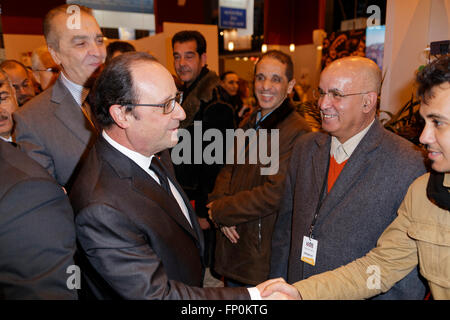 Paris, Frankreich. 16. März 2016. Der französische Präsident Francois Hollande eingeweiht die Buchmesse 2016 in Paris, Frankreich. Bildnachweis: Bernard Menigault/Alamy Live-Nachrichten Stockfoto