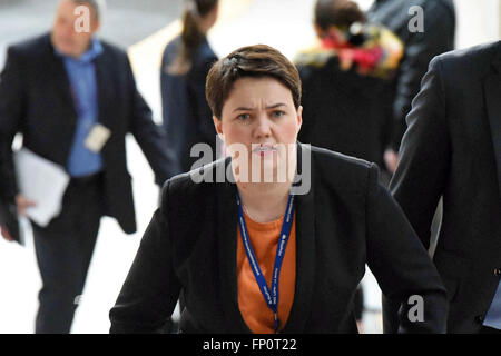 Edinburgh, Schottland, Vereinigtes Königreich, 17, März 2016. Schottische konservative Führer Ruth Davidson in das schottische Parlament, während des Besuchs von Präsident von Ghana, Credit abgebildet: Ken Jack / Alamy Live News Stockfoto