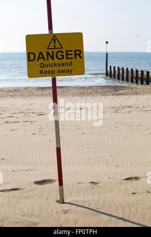 Bournemouth, Dorset, Großbritannien 17. März 2016. Strand-Nachschub funktioniert im Gange zwischen Bournemouth and Boscombe Credit: Carolyn Jenkins/Alamy Live News Stockfoto