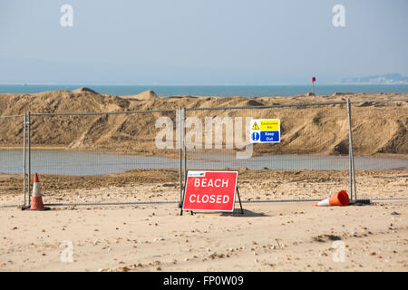 Bournemouth, Dorset, Großbritannien 17. März 2016. Strand-Nachschub funktioniert im Gange zwischen Bournemouth and Boscombe Credit: Carolyn Jenkins/Alamy Live News Stockfoto