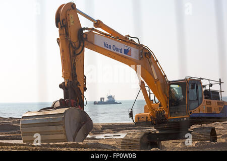 Bournemouth, Dorset, Großbritannien 17. März 2016. Strand-Nachschub funktioniert im Gange zwischen Bournemouth and Boscombe Credit: Carolyn Jenkins/Alamy Live News Stockfoto