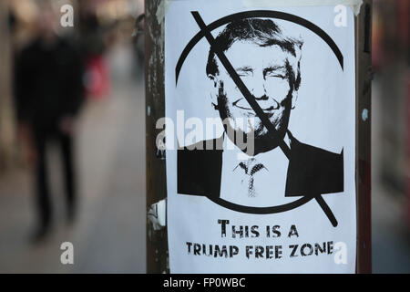 London, Großbritannien. 17 Mär, 2016. Poster'' Das ist ein Trumpf-freie Zone" in Peckham South London erscheinen. Credit: Thabo Jaiyesimi/Alamy leben Nachrichten Stockfoto