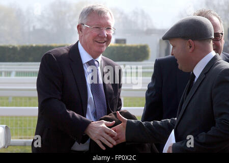 Cheltenham, Vereinigtes Königreich. 17. März 2016.  Cheltenham Festival, tag3, Cheltenham Racecourse, Gloucestershire Day drei von 2016 Cheltenham Festival.  Im Bild: Sir Alex Ferguson kommt Credit: Lucy Ford/Alamy Live News Stockfoto