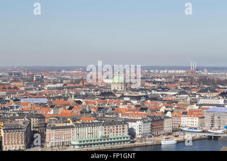 Kopenhagen, Dänemark - 16. März 2016: Blick auf die Skyline von Christiansborg Burgturm. Stockfoto