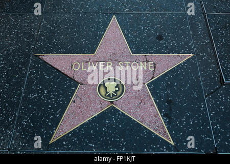 HOLLYWOOD, Kalifornien - 8. Februar 2015: Oliver Stone Hollywood Walk of Fame Stern am 8. Februar 2015 in Hollywood, Kalifornien. Stockfoto