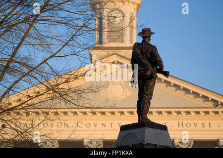 Bürgerkrieg gemeinsame konföderierten Soldaten Statue, Lexington, NC gewidmet 14. September 1905. Davidson County. Main und Center Street Stockfoto